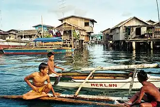 Niños Bajau en Basilan
