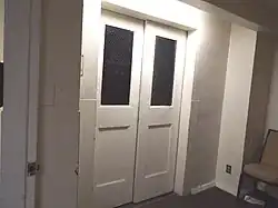 Mystery Room mira las escaleras secretas de la torre