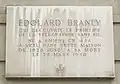 Una placa recuerda que Édouard Branly vivió en el n° 87 desde 1928 hasta su muerte en 1940.