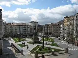 Plaza de la Virgen Blanca, antes de la reforma de 2007-2008.