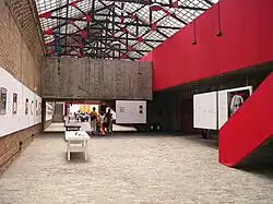 Galería y entrada al teatro