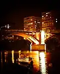 Vista nocturna del puente, año 2012.
