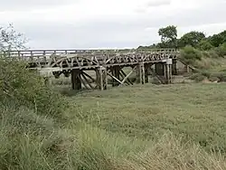 El EV 4 pasa por el puente de Marais en Plurien