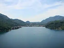 Porto Ceresio, junto al Monte San Giorgio