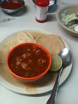 Pozole rojo.