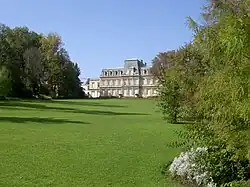 Prefectura, vista desde el parque