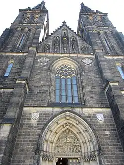 Escorzo del pórtico central