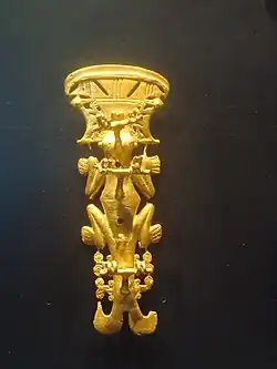 Se da la estilización con animales, principalmente el lagarto.