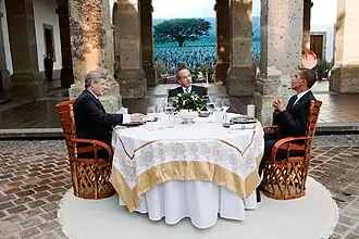 El presidente Barack Obama, el presidente Felipe Calderón y el primer ministro Stephen Harper en Guadalajara; agosto de 2009.