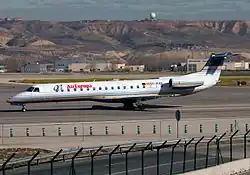 Embraer ERJ-145 de Privilege Style en el aeropuerto de Madrid-Barajas, operando para Air Europa (2013)