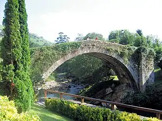 Puente del siglo XVI en Liérganes.