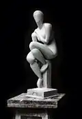 Raymond Duchamp-Villon, 1914, Femme assise, yeso, 65.5 cm, fotografía de Duchamp-Villon