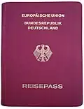 Portada de un pasaporte no biométrico alemán de la UE legible por máquina, emitido desde principios de la década de 2000 hasta noviembre de 2005.