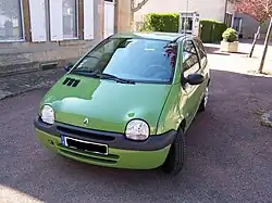 Twingo I a partir de 1998 hasta 2008. En Colombia y Uruguay se produjo hasta 2012.