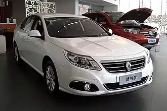 Renault Latitude reestilizado (2014)