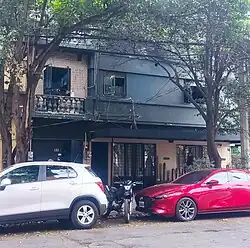 Photograph of the exterior of a restaurant.