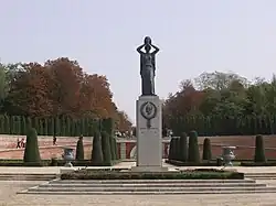 Monumento a Jacinto Benavente (1962), de Victorio Macho (Madrid, parque del Retiro)