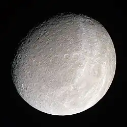 Imagen en color de Rea obtenida por la sonda Cassini.