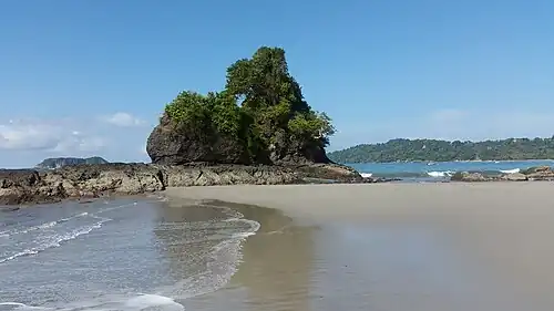 Formación rocosa en Manuel Antonio.