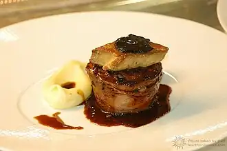 Riñón, foie gras y trufa negra.