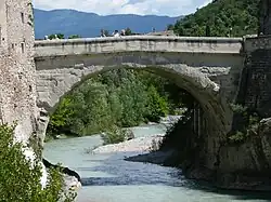 El puente romano de Vaison-la-Romaine, Francia