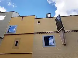 Three-fold facade with Blauer Erker