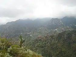 Roque Negro visto desde lo alto del Bco. Guardaz.