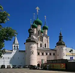 Entrada adosada a la muralla