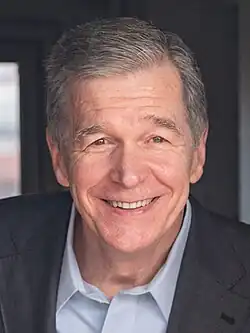 Gobernador Roy Cooper de Carolina del Norte (2017-2025)