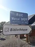 Calle de Marcel Greff, la cual da acceso a la Biblioteca Pública y el Colegio Público homónimo.