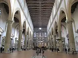 Interior de la Basílica de la Santa Cruz (Florencia) (1294-1385), una de las mayores iglesias franciscanas