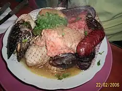 Curanto en olla o pulmay.