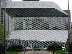 Vista frontal de la fachada.