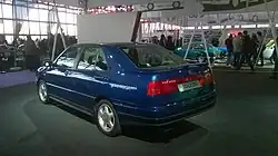 Vista trasera del Toledo. Fue el primer SEAT en estrenar el logotipo en la parte trasera.