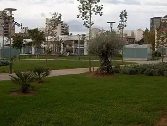 Parque de las estaciones, construido sobre la estación soterrada