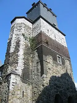 Fachada occidental de la colegiata Saint-Denis de Lieja