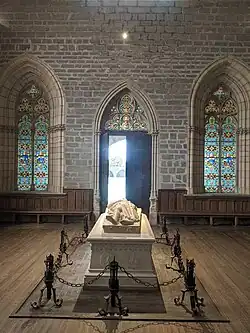 Vista del acceso y del sepulcro de Sancho VII el Fuerte instalado en 1912.