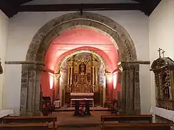 Arco triunfal y altar mayor