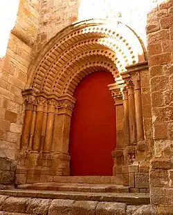 Portada sur (actualmente cegada).