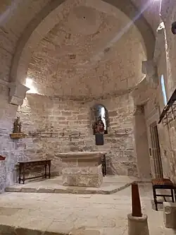 Presbiterio del templo