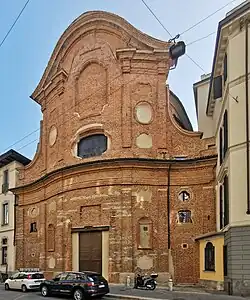 iglesia de Santa Maria della Sanità, según proyecto de Giovanni Battista Quadrio rediseñada y completada por Carlo Federico Pietrasanta