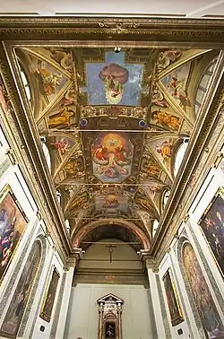 El interior de la iglesia.