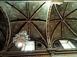 Vista de las bóvedas de pañuelo dentro del recinto.