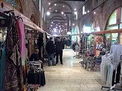Bazar de Gazi Husrev-beg en Baščaršija en la Ciudad Vieja, único bazar cubierto otomano fuera de Turquía en Europa