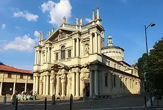Fachada de la Madonna dei Miracoli, en Saronno (1596-1613)