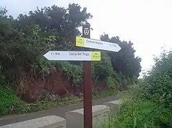 Poste del sendero PR TF-53.1 Cuevas Negras-Tierra