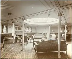 Salón de estar para las damas de segunda clase, c. 1907.