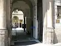 Entrada principal de vía Salvecchio, sede del Rettorato y del Departamento de Lenguas, Literaturas Extranjeras y Comunicación