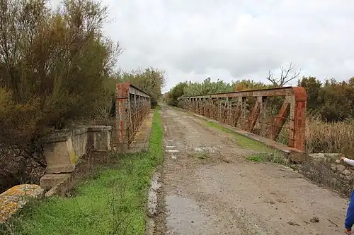 Bifurcación del camino hacia el "Puente de Hierro".