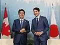Los primeros ministros Shinzō Abe y Justin Trudeau en la 44ª cumbre del G7 en La Malbaie, Quebec el 8 de junio de 2018.